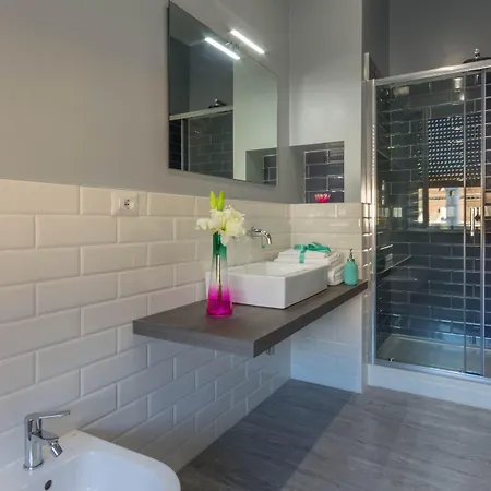 Spacebility - Self Check-in 3* كالياري